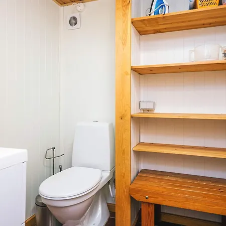 7 Person In Kolind-by Traum *